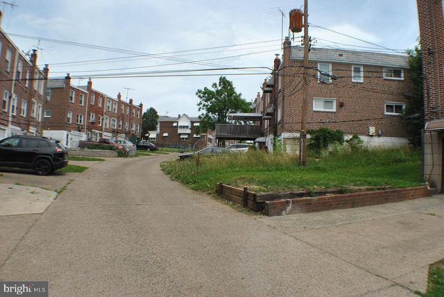 512 S 2ND ST, Darby, PA 19023