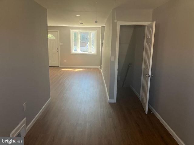 512 S 2ND ST, Darby, PA 19023