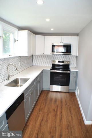 512 S 2ND ST, Darby, PA 19023