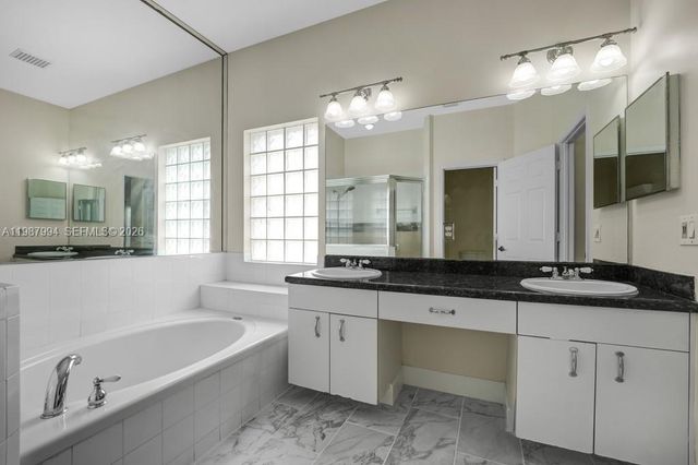 1282 NW 171st Ter, Pembroke Pines, FL 33028