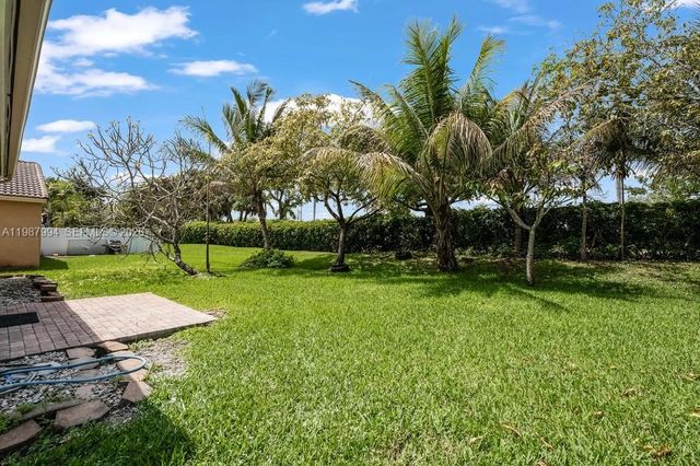 1282 NW 171st Ter, Pembroke Pines, FL 33028