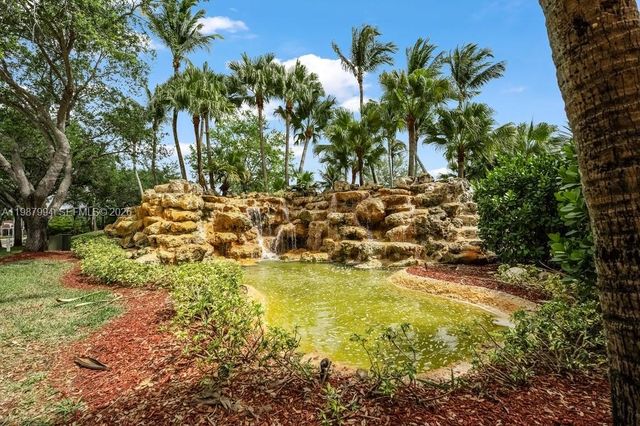 1282 NW 171st Ter, Pembroke Pines, FL 33028