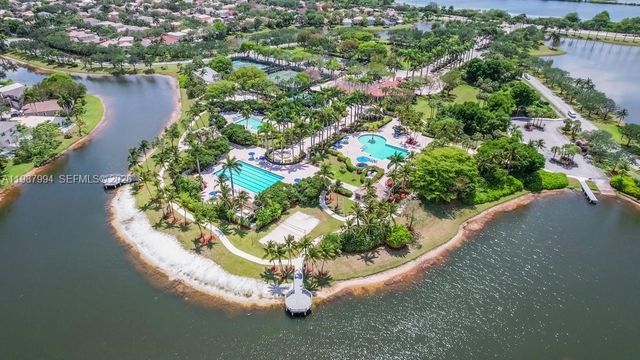 1282 NW 171st Ter, Pembroke Pines, FL 33028