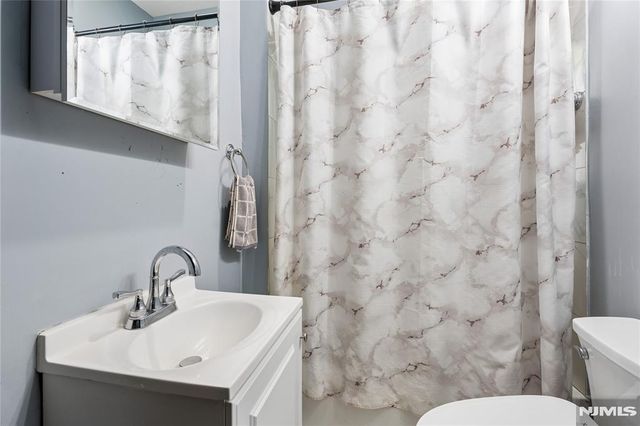908-910 S 16th Street, Newark, NJ 07108