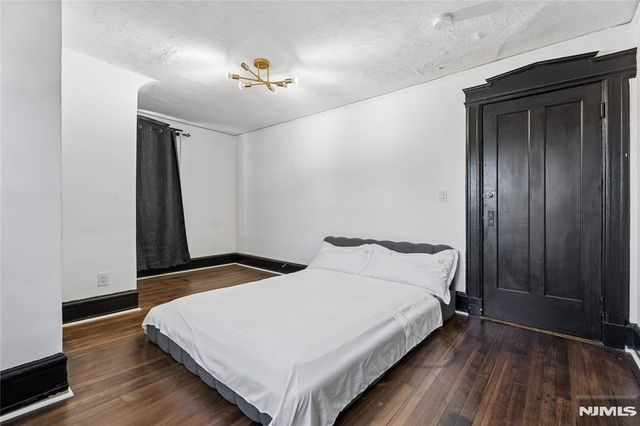 908-910 S 16th Street, Newark, NJ 07108