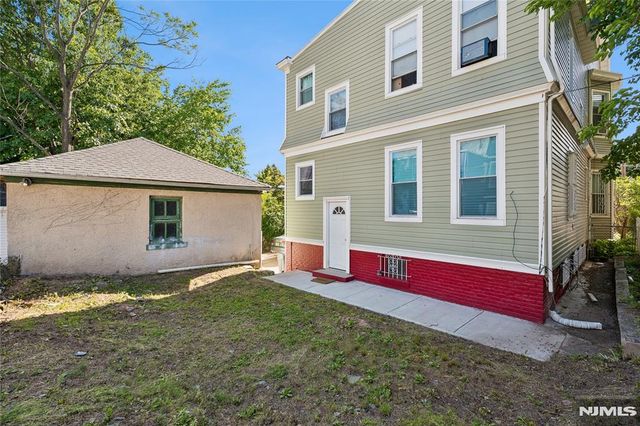 908-910 S 16th Street, Newark, NJ 07108