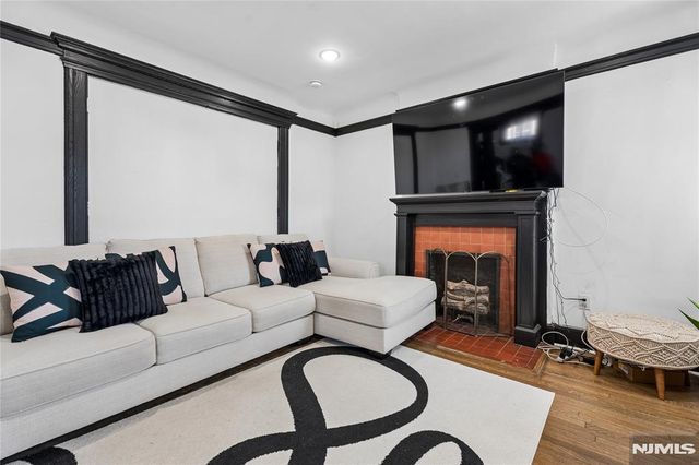 908-910 S 16th Street, Newark, NJ 07108