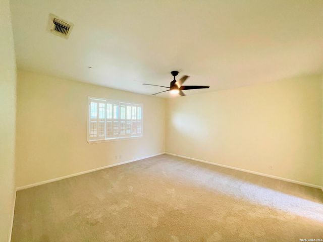5868 Royal Ridge Dr, San Antonio, TX 78239