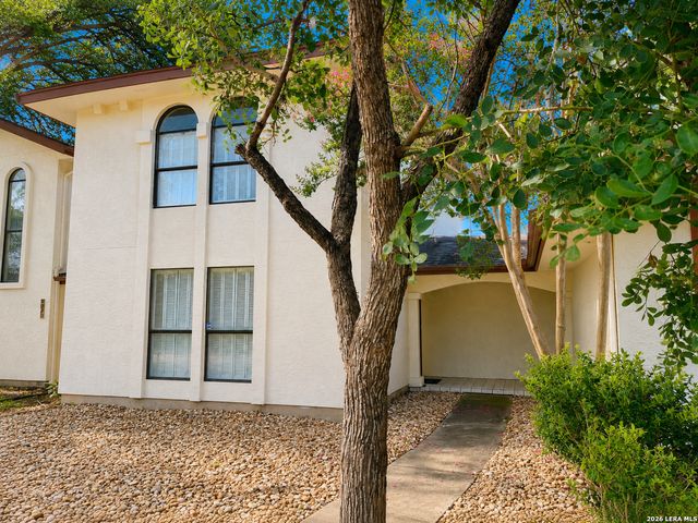 5868 Royal Ridge Dr, San Antonio, TX 78239