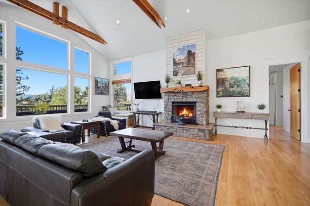 15 SW Quail Butte Place, Bend, OR 97702