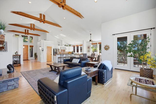 15 SW Quail Butte Place, Bend, OR 97702