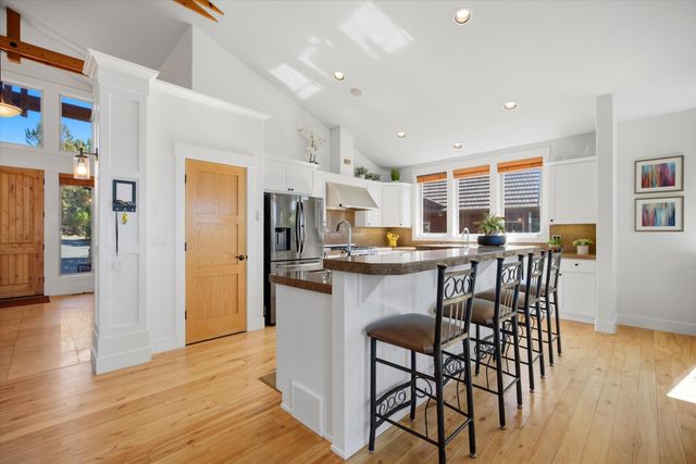 15 SW Quail Butte Place, Bend, OR 97702