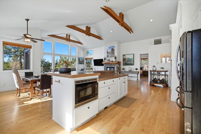 15 SW Quail Butte Place, Bend, OR 97702