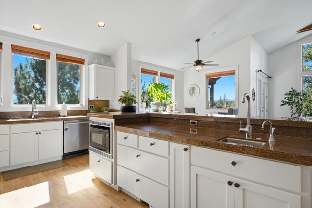 15 SW Quail Butte Place, Bend, OR 97702