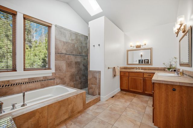 15 SW Quail Butte Place, Bend, OR 97702