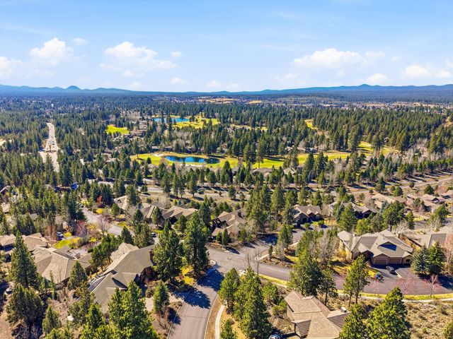 15 SW Quail Butte Place, Bend, OR 97702
