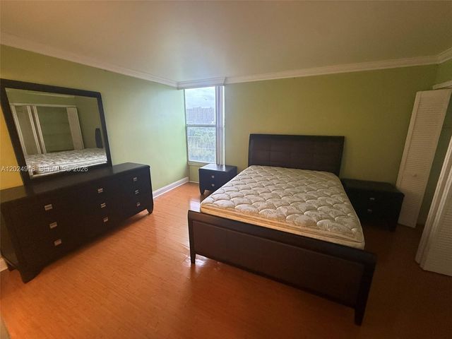 2020 NE 135th St 503, North Miami, FL 33181