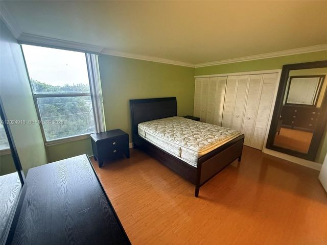 2020 NE 135th St 503, North Miami, FL 33181
