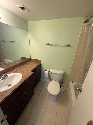 2020 NE 135th St 503, North Miami, FL 33181
