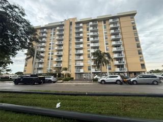 2020 NE 135th St 503, North Miami, FL 33181