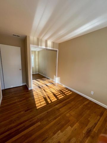 1504 Day Avenue G, San Mateo, CA 94403