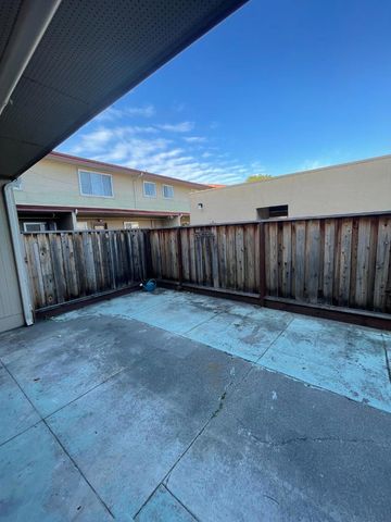 1504 Day Avenue G, San Mateo, CA 94403