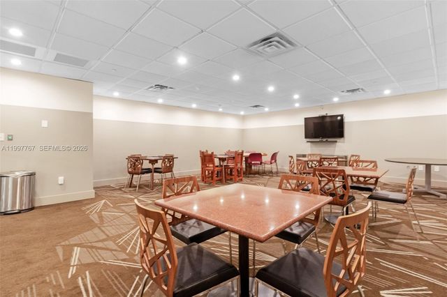 5701 Collins Ave 1707, Miami Beach, FL 33140