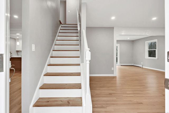 19 Good Hill Road, Oxford, CT 06478