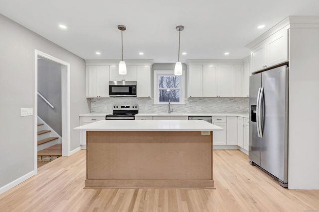 19 Good Hill Road, Oxford, CT 06478