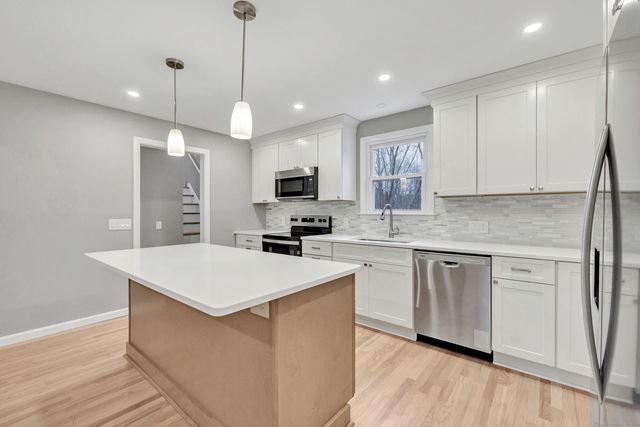 19 Good Hill Road, Oxford, CT 06478