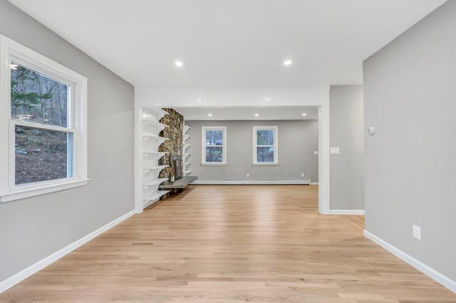 19 Good Hill Road, Oxford, CT 06478