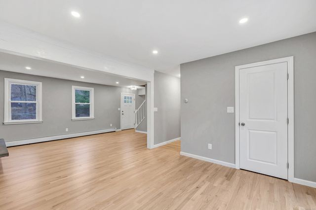 19 Good Hill Road, Oxford, CT 06478