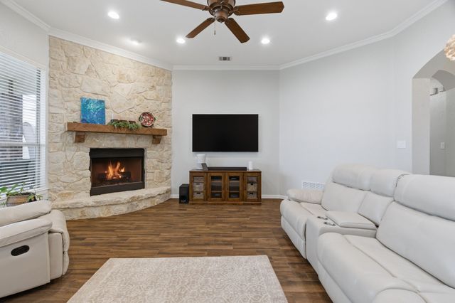 602 Christa Street, Ovilla, TX 75154