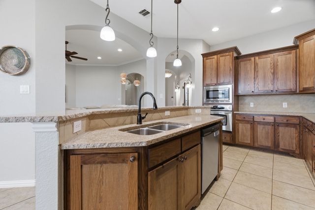 602 Christa Street, Ovilla, TX 75154