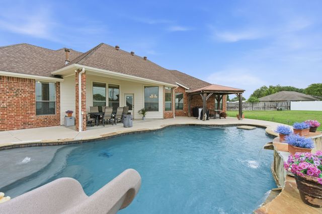 602 Christa Street, Ovilla, TX 75154