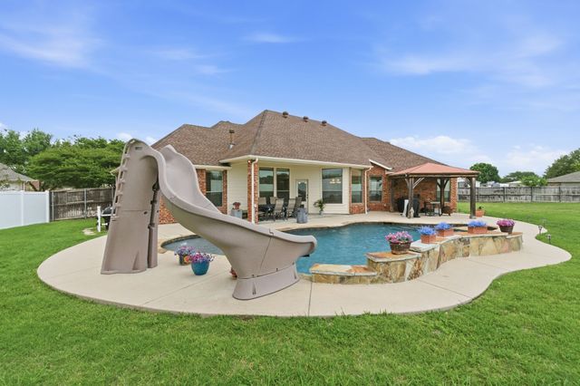 602 Christa Street, Ovilla, TX 75154