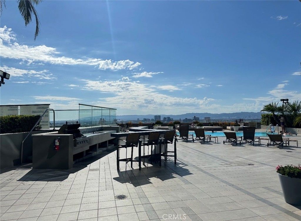 Image 1 of property listing at 1100 Wilshire, Los Angeles, CA 90017