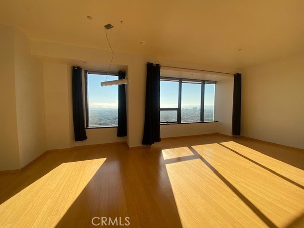 Image 3 of property listing at 1100 Wilshire, Los Angeles, CA 90017
