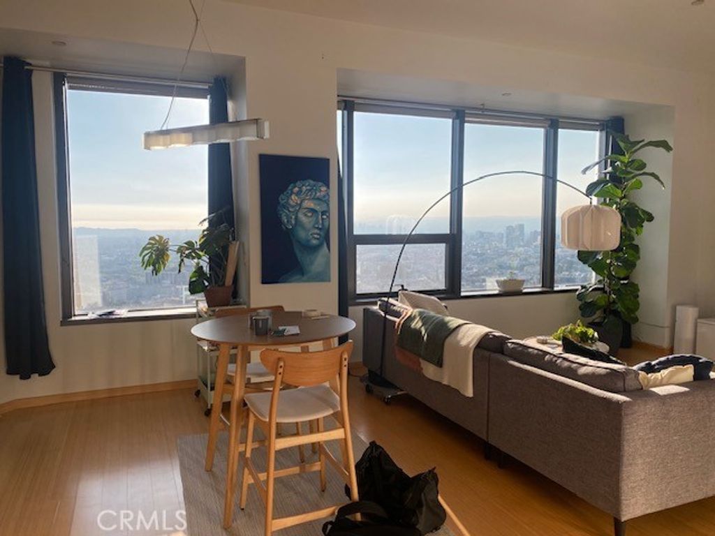 Image 8 of property listing at 1100 Wilshire, Los Angeles, CA 90017