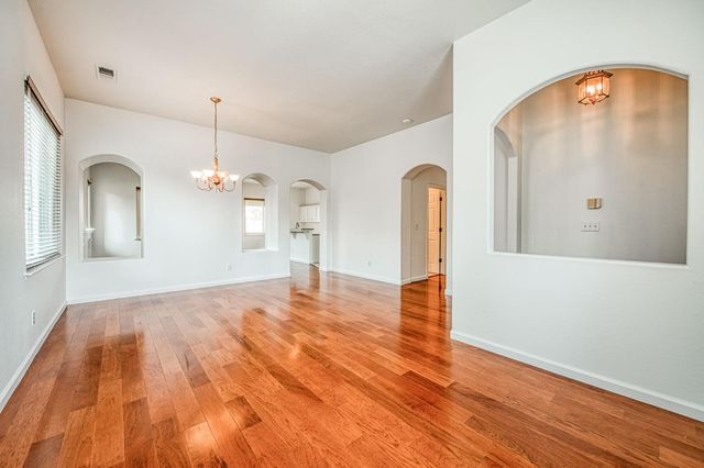 2404 E Pryor Drive, Fresno, CA 93720