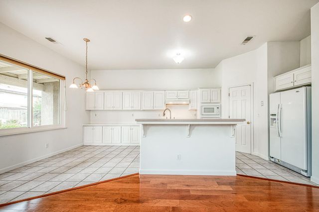 2404 E Pryor Drive, Fresno, CA 93720