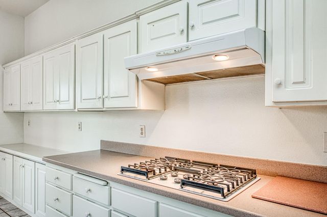 2404 E Pryor Drive, Fresno, CA 93720