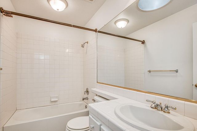 2404 E Pryor Drive, Fresno, CA 93720