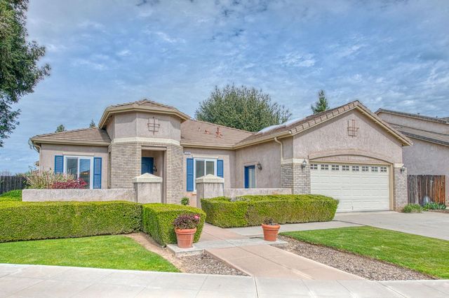 2404 E Pryor Drive, Fresno, CA 93720