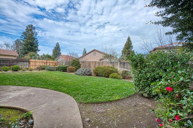 2404 E Pryor Drive, Fresno, CA 93720