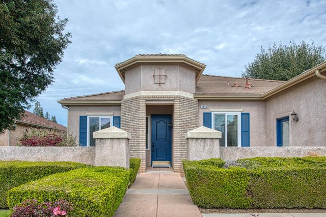 2404 E Pryor Drive, Fresno, CA 93720