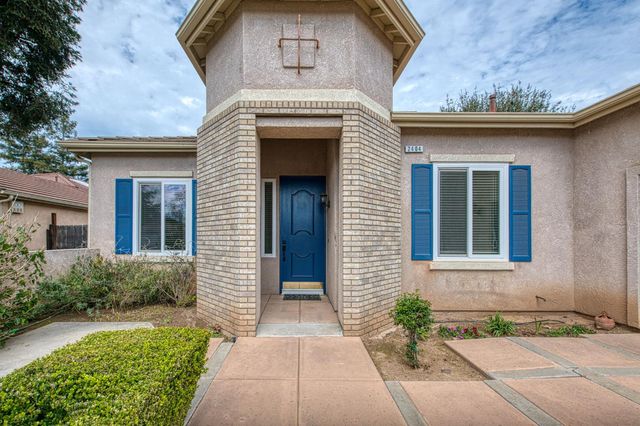 2404 E Pryor Drive, Fresno, CA 93720
