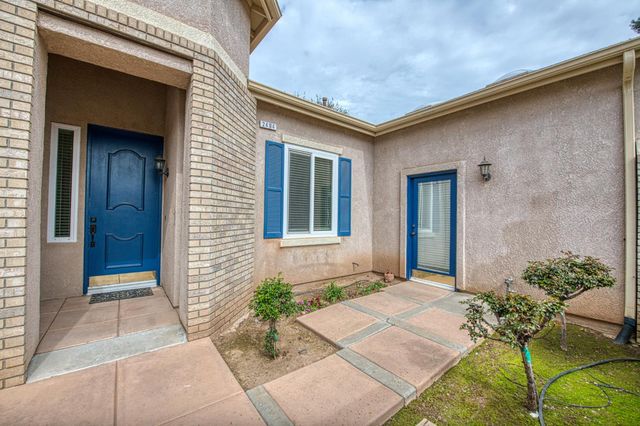 2404 E Pryor Drive, Fresno, CA 93720