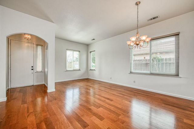 2404 E Pryor Drive, Fresno, CA 93720