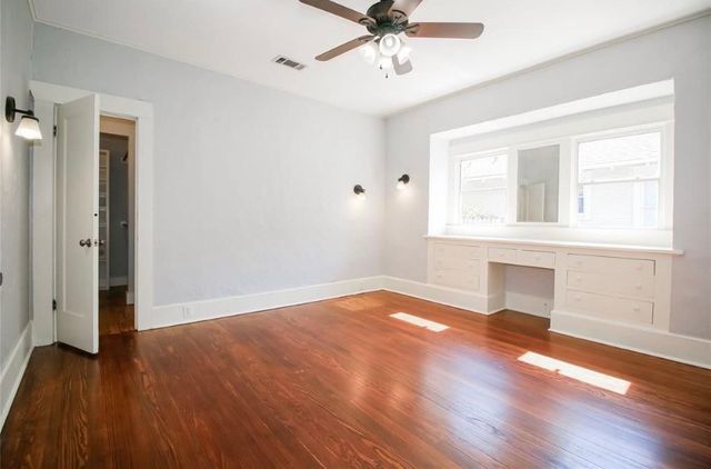 2107 College Avenue, Fort Worth, TX 76110